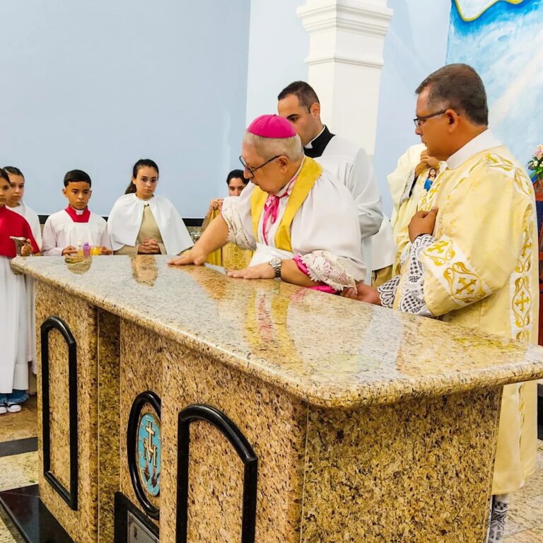 Cerimônia: Dom Roberto Francisco preside missa festiva e dedicação da Matriz de Nossa Senhora das Graças, em Baixa Grande