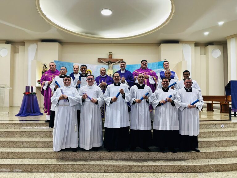 Seminaristas participam de formação dos cursos de Filosofia e Teologia