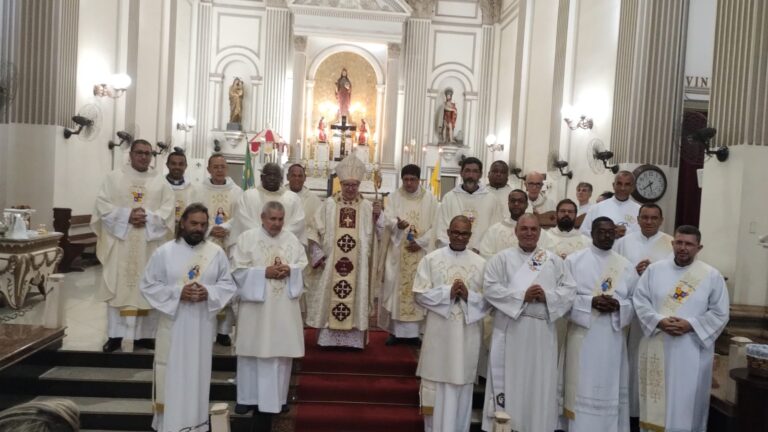Santa Missa marcou os 16 anos de episcopado do Bispo de Campos