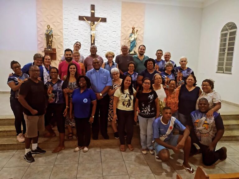 Paróquia em São Fidélis realiza encontro para implantar Pastoral Familiar
