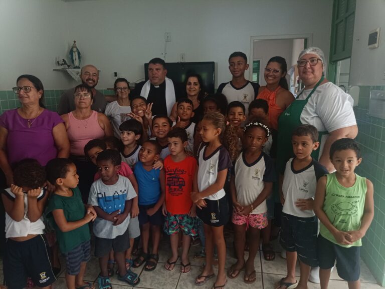 Paróquia de Morro do Coco promove visita a escolas para benção do início do ano letivo