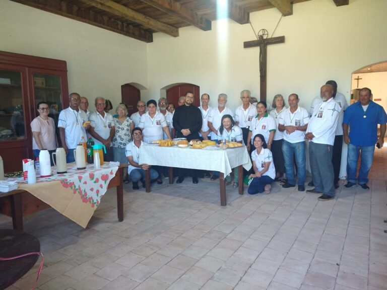 Linguista da Baixada Campista participam de encontro Pascal no Mosteiro de São Bento