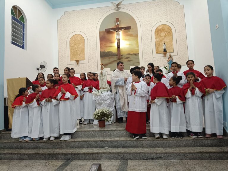 Homenagem Mariana: Crianças, adolescentes e jovens preparam coroação no encerramento das homenagens a Nossa Senhora