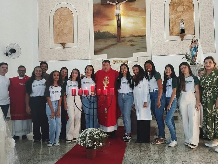 Homenagem Mariana: Jovens da Pastoral da Comunicação de Morro do Coco realizaram coroação de Nossa Senhora e recebem mensagem do Diretor da Rádio Vaticano