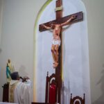 Bom Jesus: após reforma Cruz é reintroduzida no altar da Paróquia São José