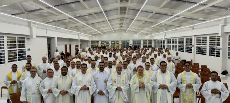 Reitor do Seminário de Campos presente no Encontro Nacional de Formadores