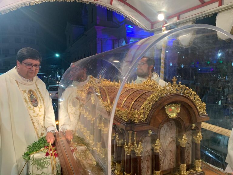 Relíquias de Santa Teresa de Lisieux peregrinam a Diocese de Campos