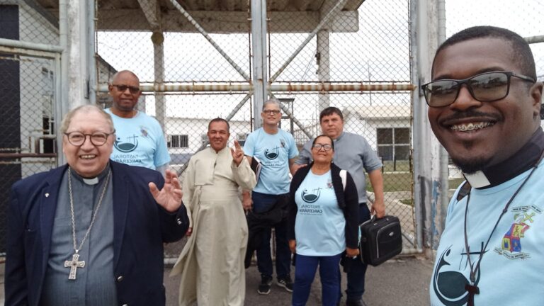 Bispo de Campos celebrou Missa no Presídio de Campos