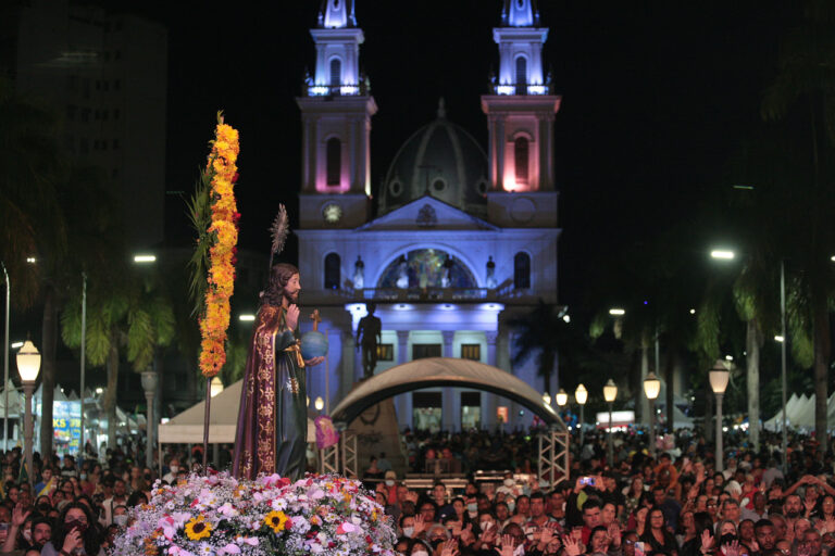 Celebrações religiosas marcarão dia do Santíssimo Salvador, nesta terça-feira