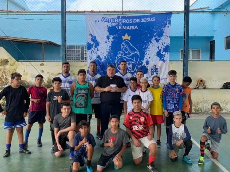 Esportes Paróquia da Diocese de Campos promove escola de futebol para a amizade social e saúde mental