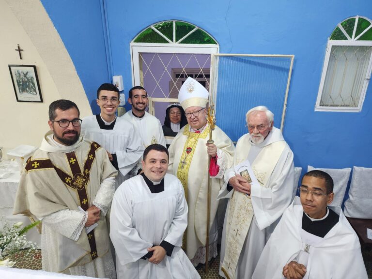 Eremita da Diocese de Campos professa votos perpétuos