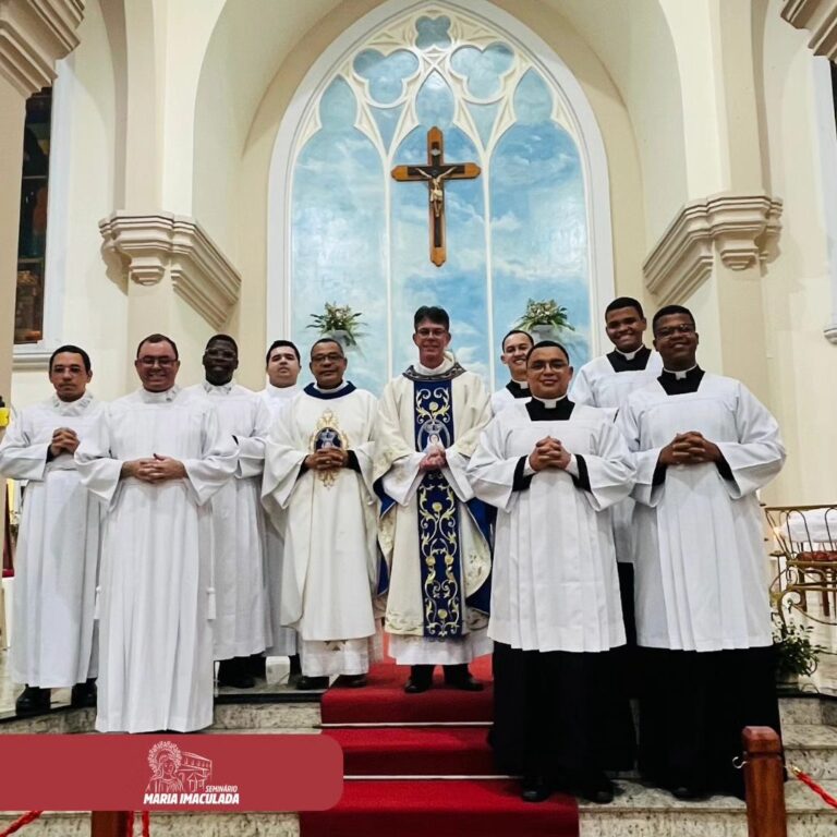 Seminaristas participam do Novenário de Nossa Senhora da Natividade