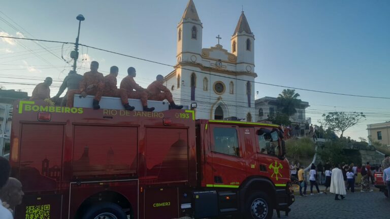 Bispo de Campos presidiu Missa de Exéquias do Pe. José Olavo