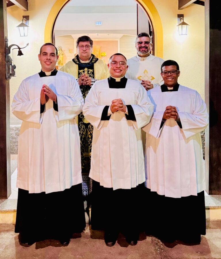 Três Seminaristas são admitidos como candidatos às Ordens Sacras na Diocese de Campos