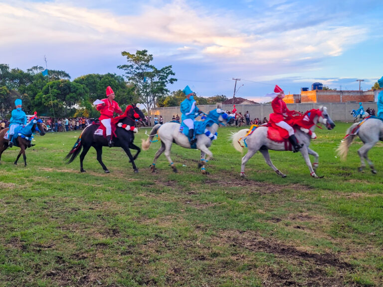 Cavalhada de Santo Amaro preserva a memória social e identidade cultural
