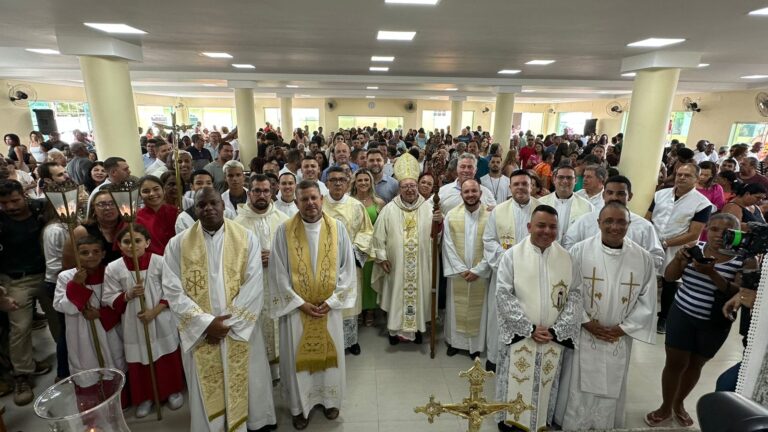 Bispo de Campos participou da Festa de Santo Amaro e convida fiéis a refazer relações e vínculos