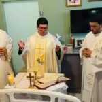 Padre celebram Missa em Ação de Graças pelos 89 anos de Dom Roberto Guimarães