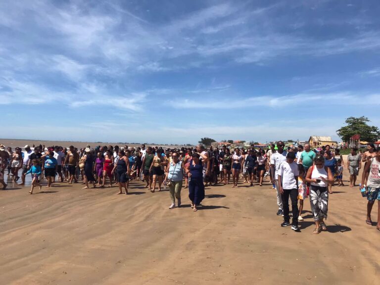 Nossa Senhora dos Navegantes tem programação festiva em Guaxindiba.