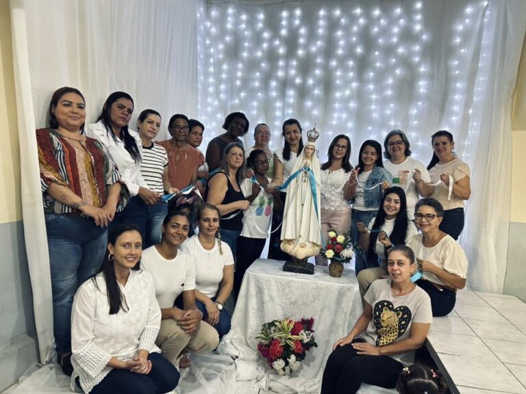 Imagem de Nossa Senhora de Fátima visita escola em Morro do Coco