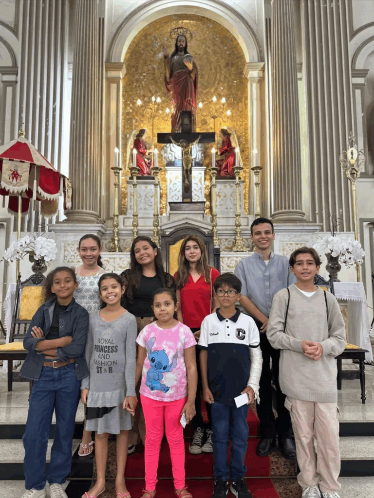 Catedral inicia curso de coroinhas em Campos