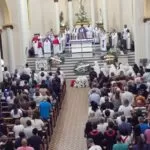 Fiéis dos municípios do noroeste prestam última homenagem a Dom Roberto Guimarães