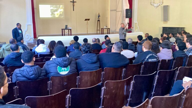 Diocese de Campos participa do Encontro de Cerimoniários do Regional Leste 1
