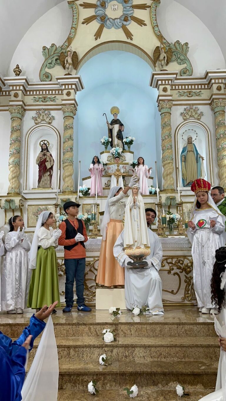Paróquia São Gonçalo celebra Missa de despedida da imagem peregrina de Nossa Senhora de Fátima