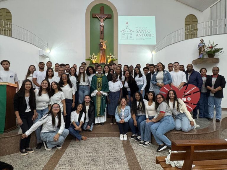 Paróquia Santo Antônio de Raposo apresenta a comunidade 47 crismandos