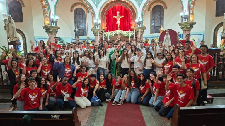 Paróquia Senhor Bom Jesus promoveu retiro espiritual para várias etapas da Iniciação à Via Cristã