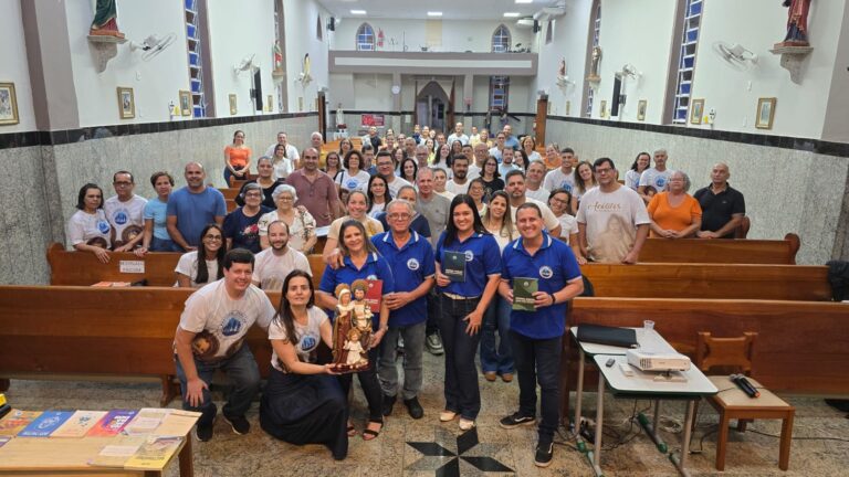 Integrantes da Pastoral Familiar de Cardoso Moreira participam de encontro de formação