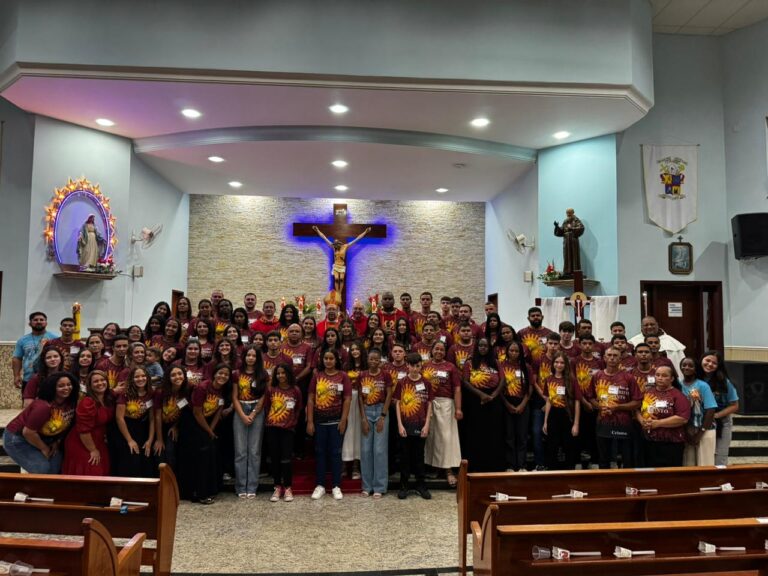 Dom Roberto Francisco abriu a programação dos festejos da Paróquia Nossa Senhora das Graças