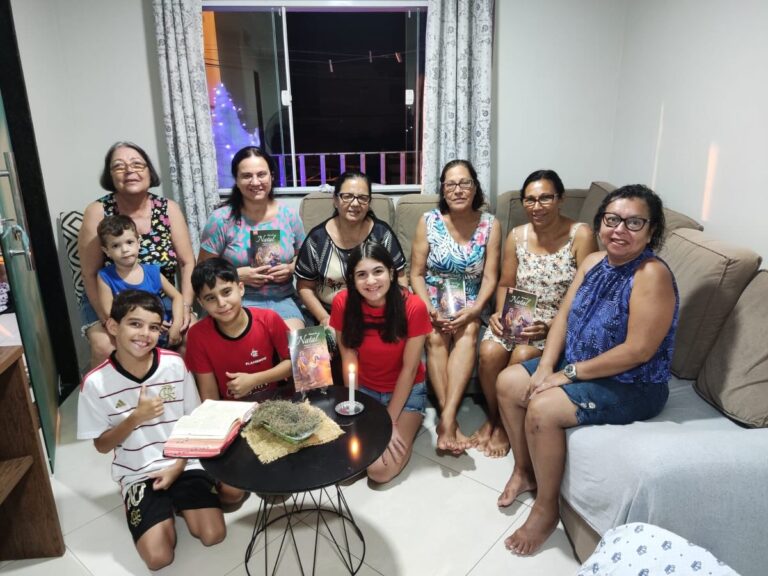 Novena de Natal preparando as famílias para celebrar o Natal com a comunhão e fraternidade na comunidade