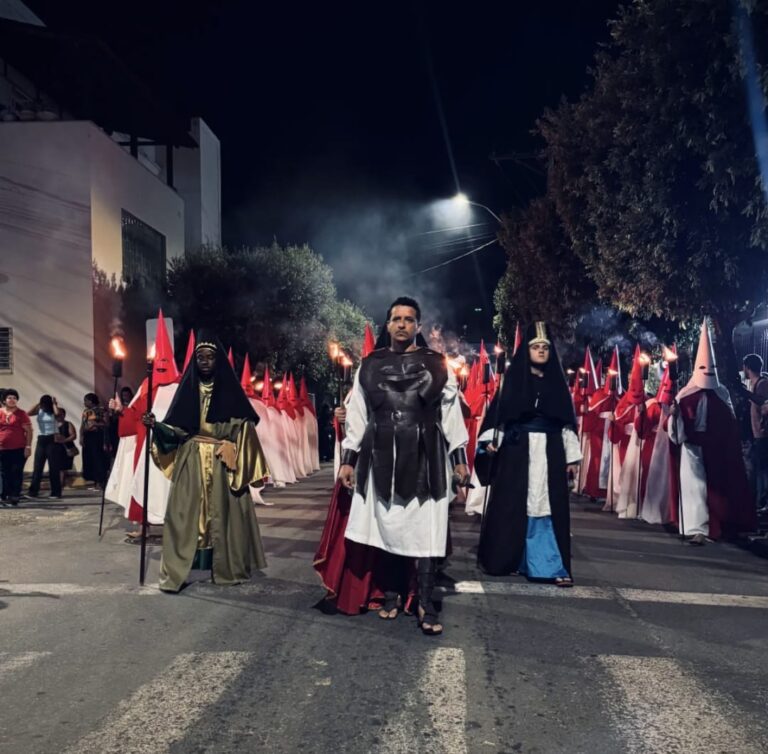 17ª Procissão do Fogaréu marcou a Semana Santa em Santo Antônio de Pádua