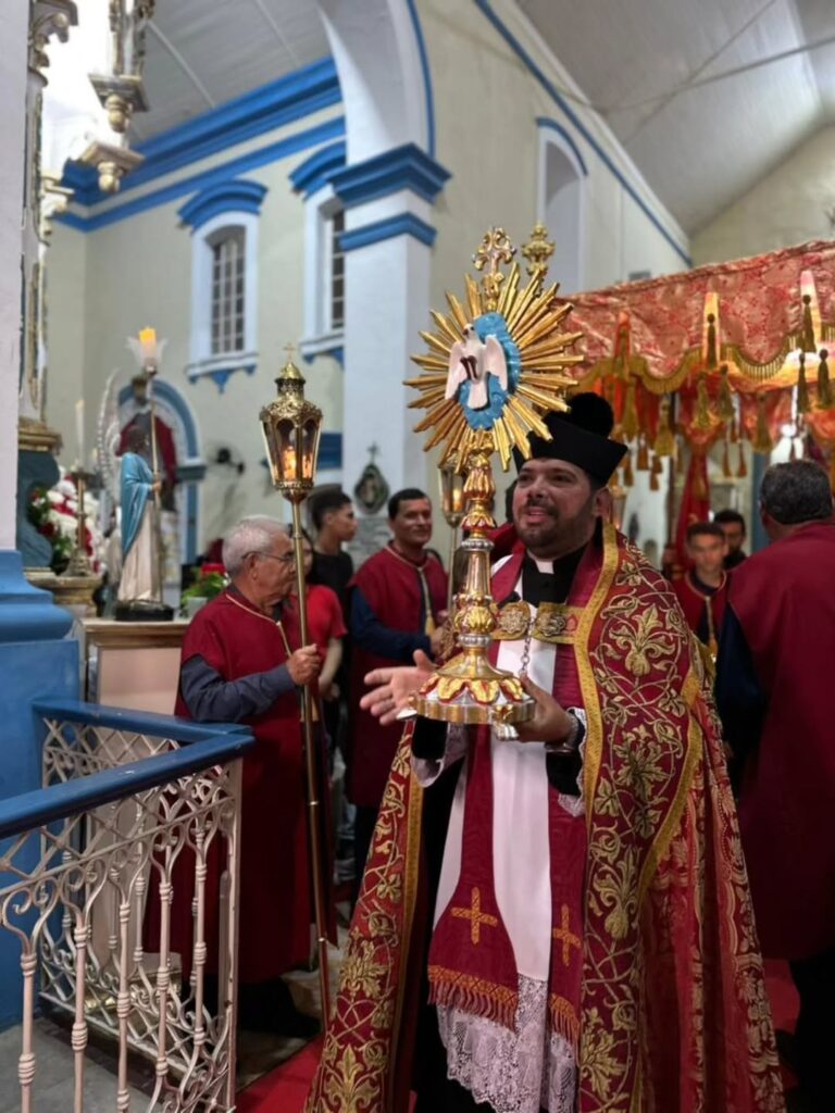Paróquia São João Batista celebrou Pentecostes com intensa programação a Festa do Divino