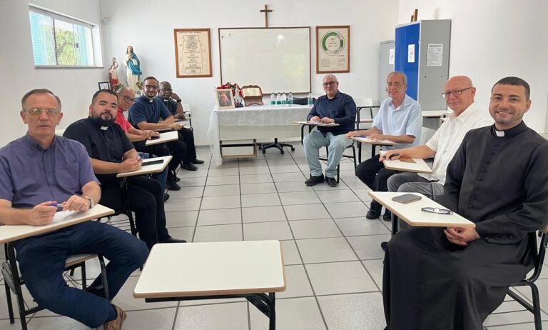 Sacerdotes da Forania São José do Avahy se reúnem para organizar Solenidade de Corpus Christi