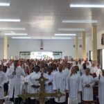 Paróquia São José sedia encontro e formação de Ministros Extraordinários da Distribuição da Sagrada Comunhão