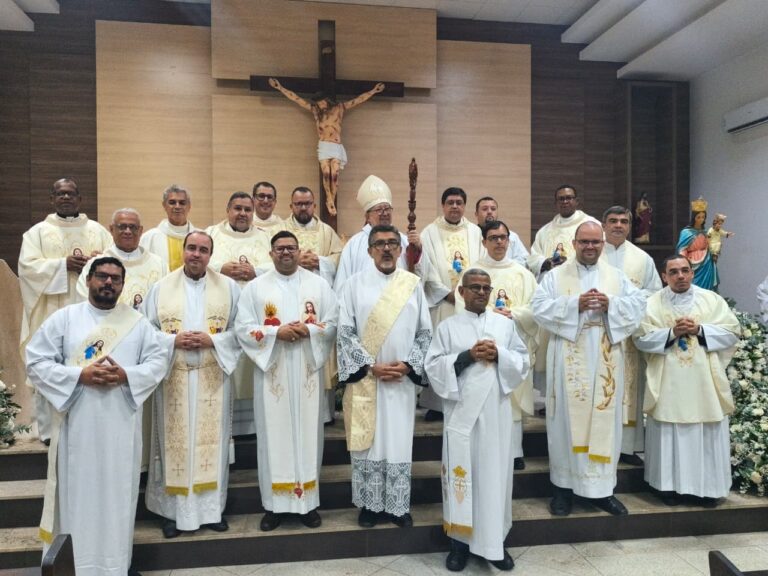 Padre Alci celebra 25 anos de sacerdócio e toma posse como pároco na Paróquia Santa Maria