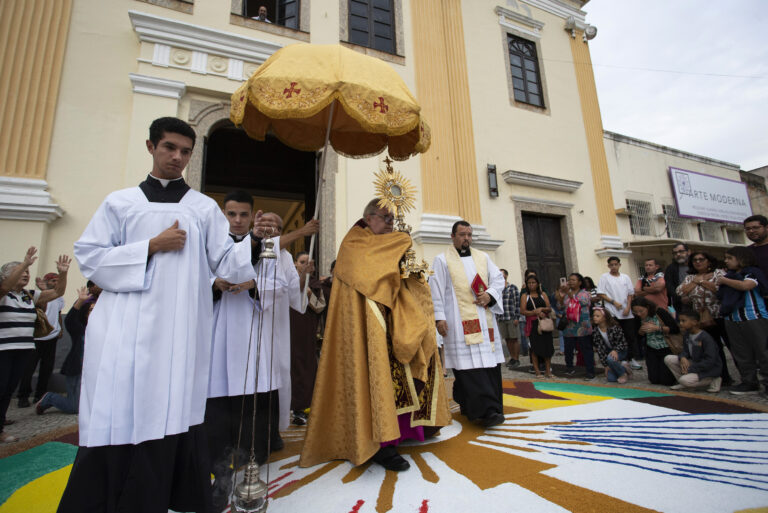 Ruas do Centro de Campos receberão tapetes de Corpus Christi nesta quinta-feira