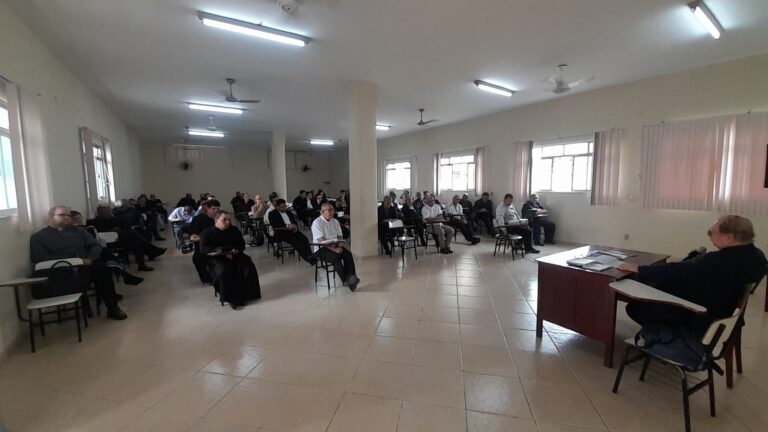 Bispo e sacerdotes se reúnem em Campos para alinhar ações e conselho presbiteral