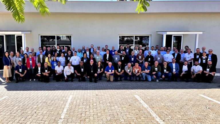 Sacerdotes da Diocese de Campos participam da 46ª Reunião Ampliada da CMOVIC em Brasília