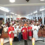 Paróquia Santa Helena celebra Santa Missa de Crisma presidida por Dom Roberto Francisco