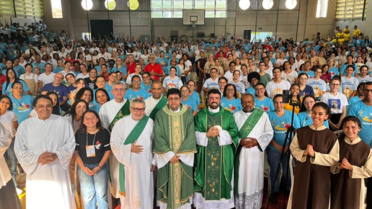 Vicariato Norte realiza encontro de catequistas com foco no encontro pessoal com Cristo em Campos