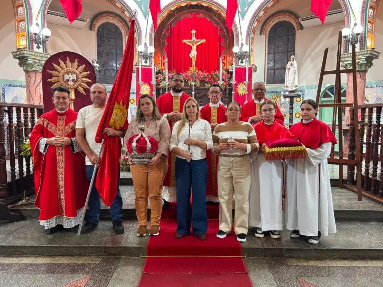 Paróquia celebra o Quinzenário do Senhor Bom Jesus e Coroa do Divino Espírito Santo