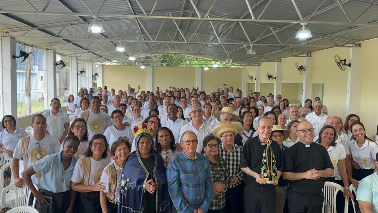 Ministros da Eucaristia da Forania Santo Antônio se reúnem para dia de espiritualidade em Aperibé