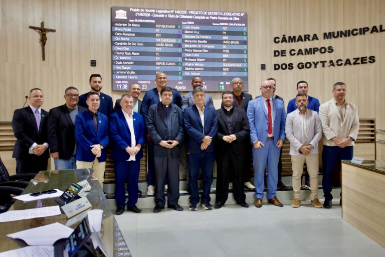 Monsenhor Leandro Diniz e Pe. Romário Campos recebem título de Cidadania Campista