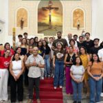 Paróquia Nossa Senhora da Penha acolhe grupo de crismandos e faz entrega do credo